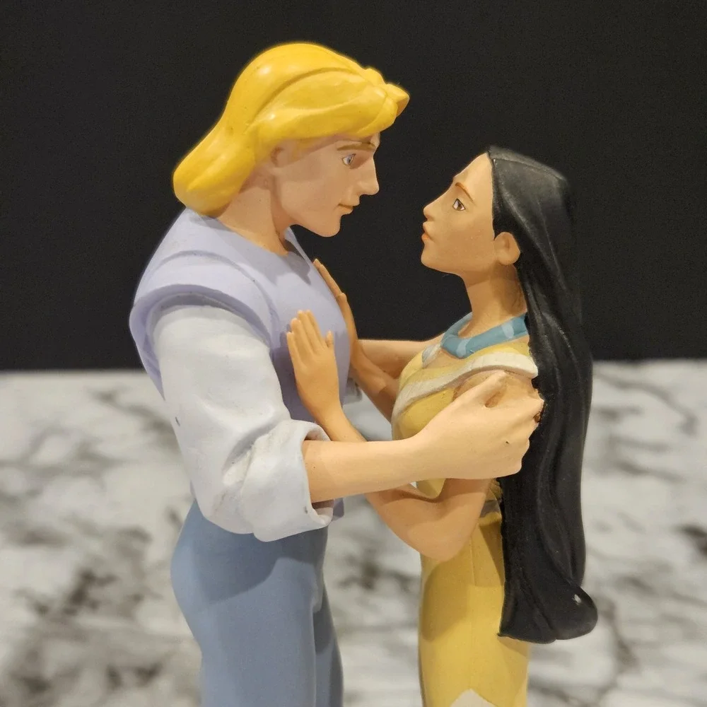 Vintage Disney Pocahontas Figurines Set Of 2 John Smith‎ Meeko Flit